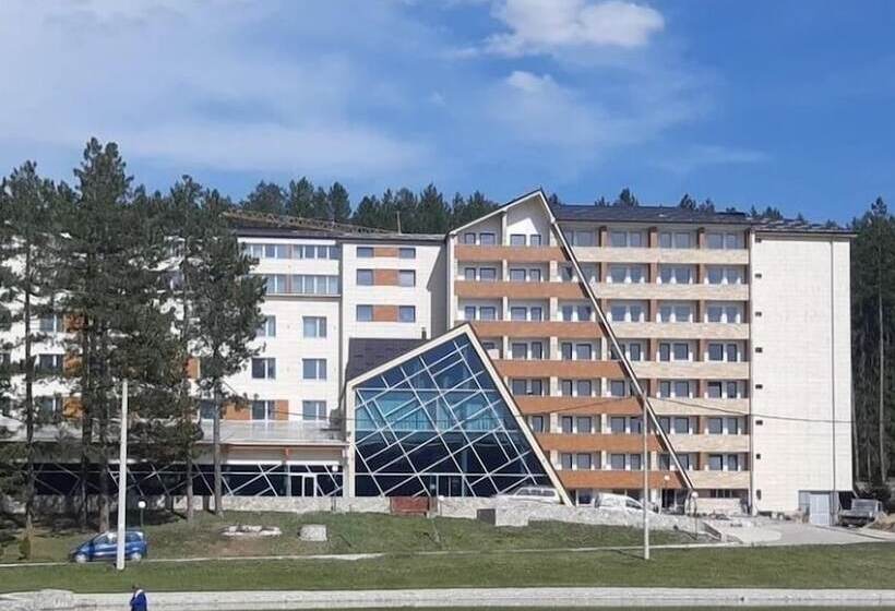 هتل Borovi Sjenica