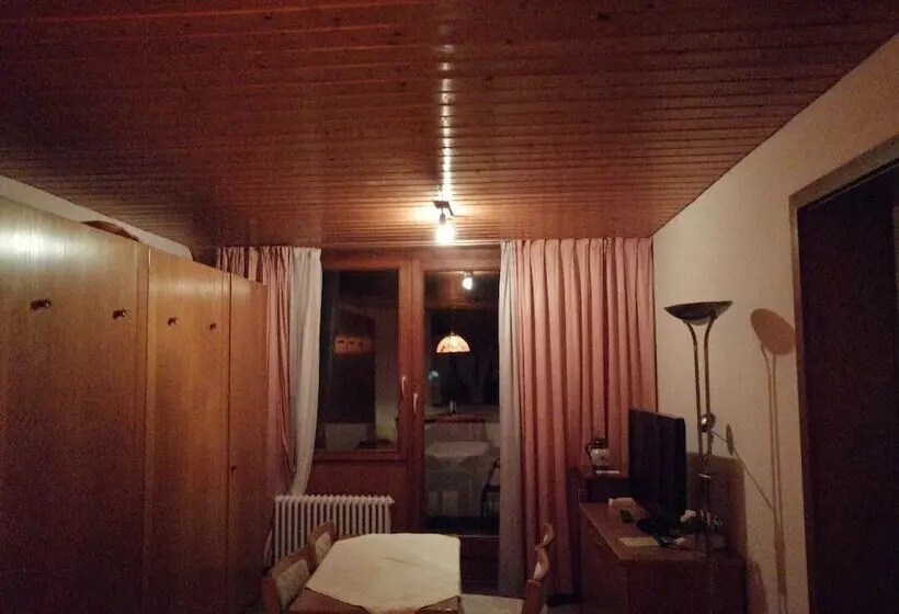 ホテル Gasthof Zum Kreuz Escheck