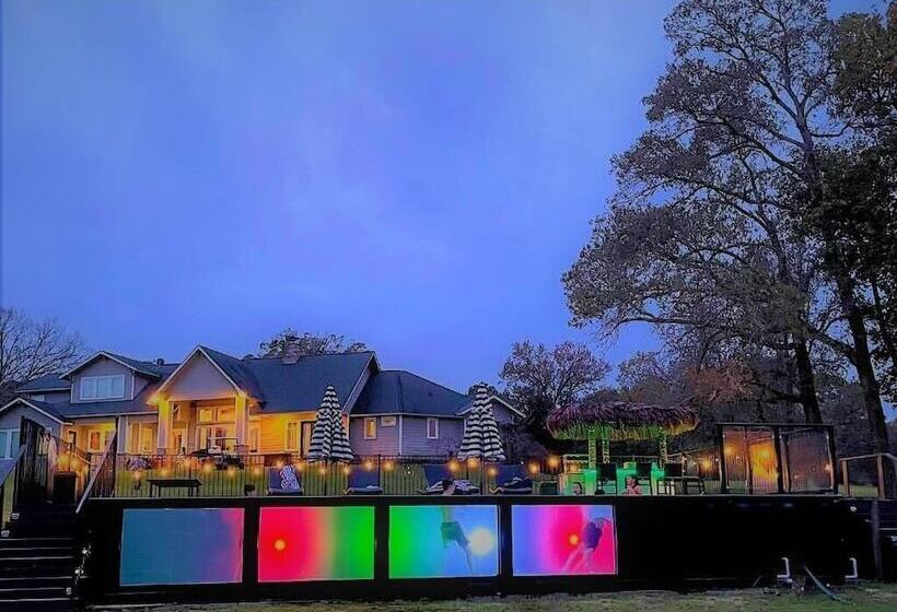 교외 호텔 Happy Goat Retreat