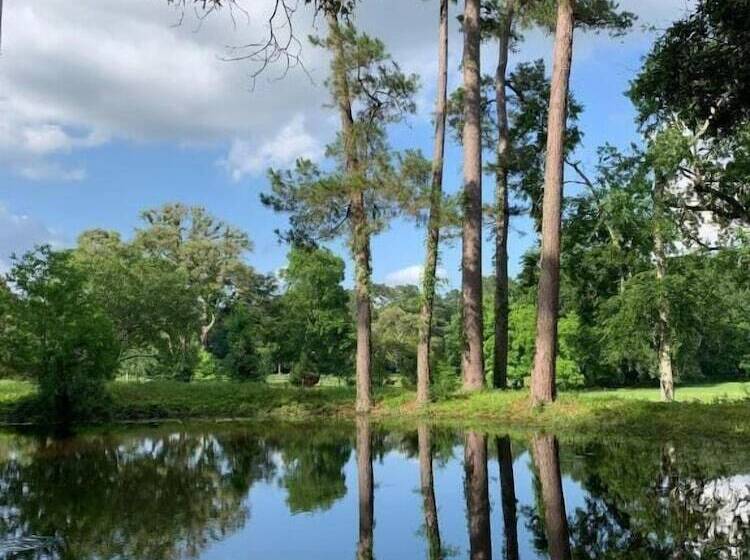 교외 호텔 Happy Goat Retreat