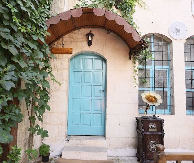 هتل Serif Pasa Konaklari