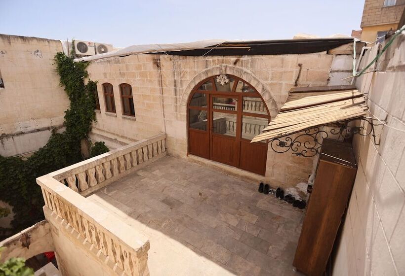 هتل Serif Pasa Konaklari