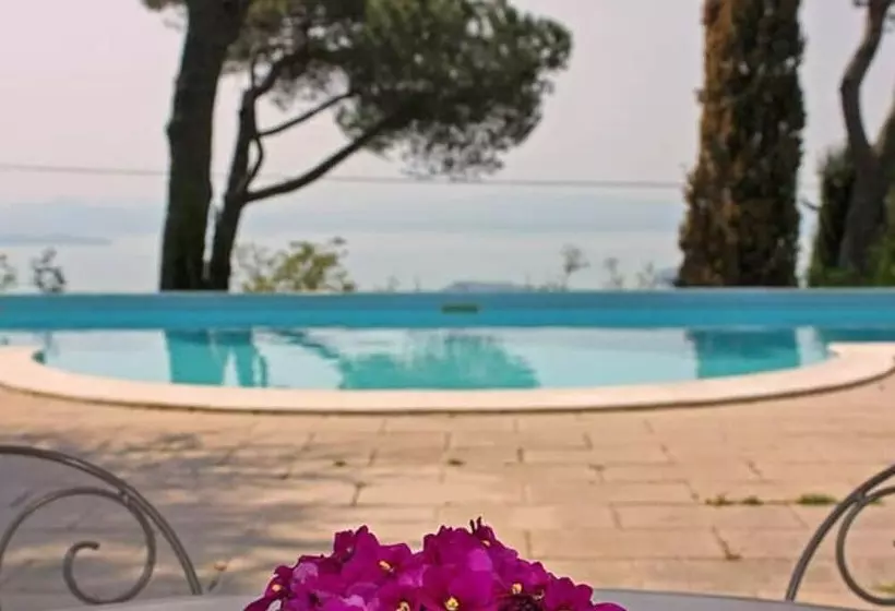 ホテル Villa La Cima