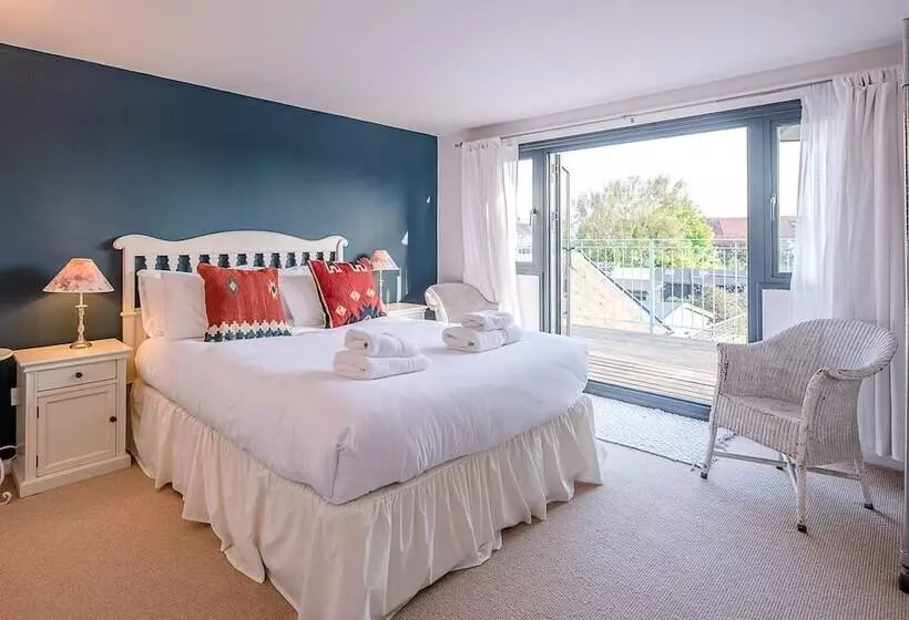 Lovely South Facing Garden, Close To Beach, Aldeburgh