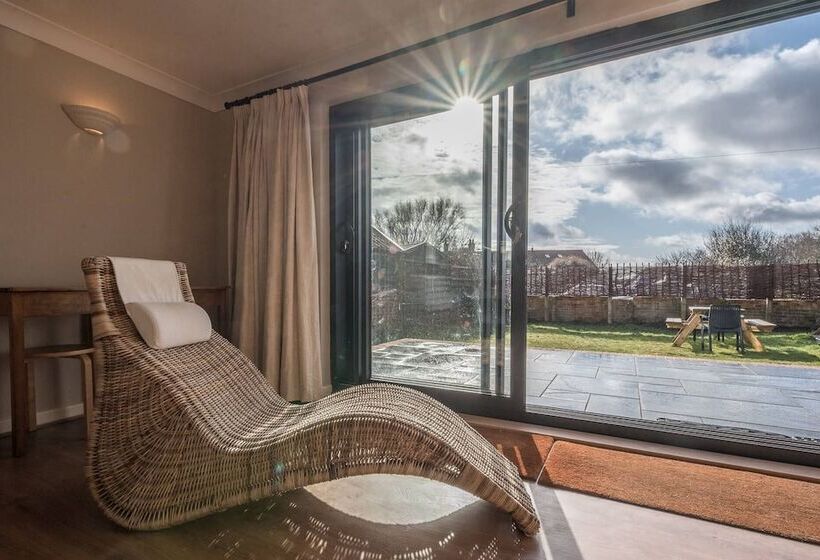 Lovely South Facing Garden, Close To Beach, Aldeburgh