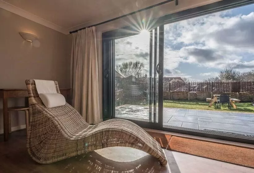 Lovely South Facing Garden, Close To Beach, Aldeburgh