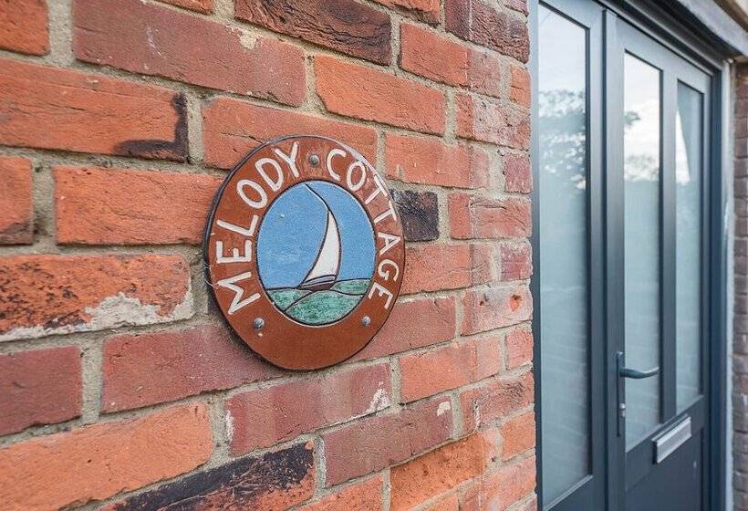 Lovely South Facing Garden, Close To Beach, Aldeburgh