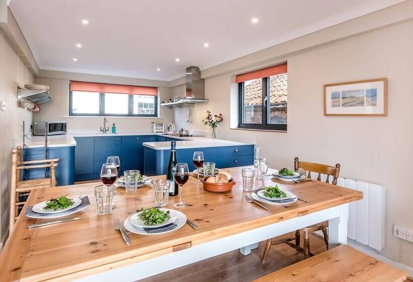 Lovely South Facing Garden, Close To Beach, Aldeburgh