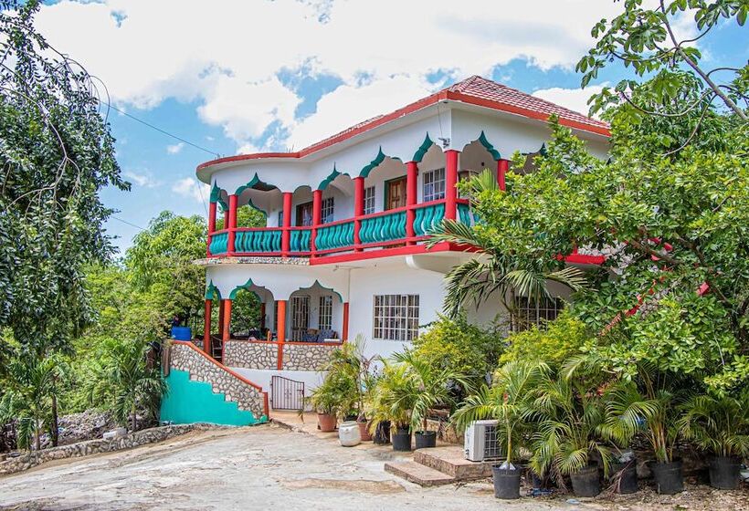 پانسیون Haley S Paradise At Blue Hole