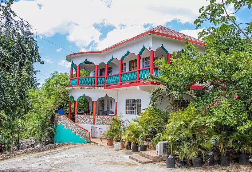 پانسیون Haley S Paradise At Blue Hole