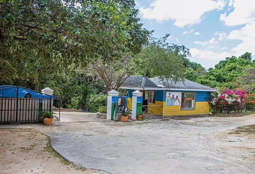 پانسیون Haley S Paradise At Blue Hole