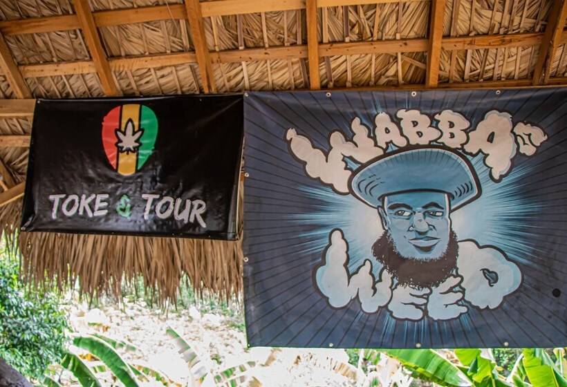 پانسیون Haley S Paradise At Blue Hole