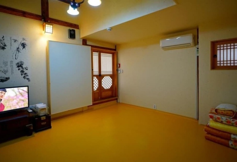 Pensión Jeonju Deokindang And Su Guesthouse