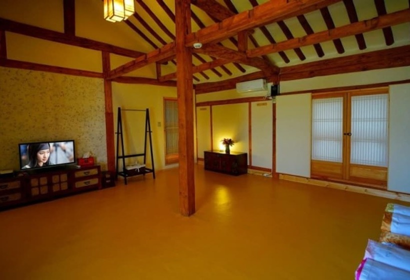 Pensión Jeonju Deokindang And Su Guesthouse