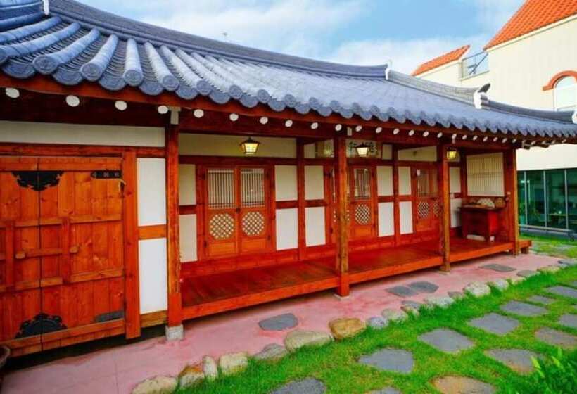 Pensión Jeonju Deokindang And Su Guesthouse