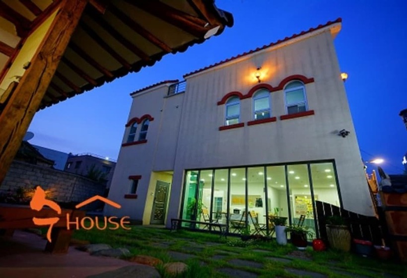 Pensión Jeonju Deokindang And Su Guesthouse