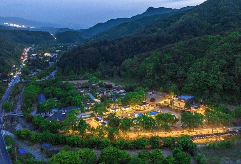 پانسیون Saeyeon Glamping & Caravan Pocheon