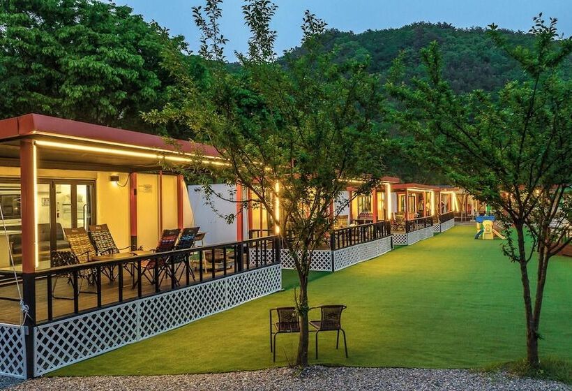 پانسیون Saeyeon Glamping & Caravan Pocheon