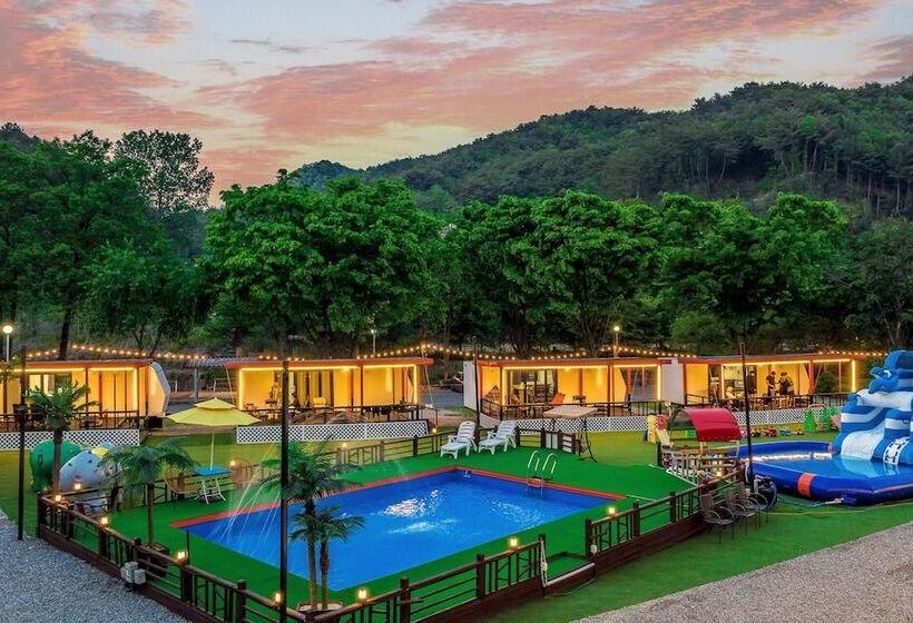 پانسیون Saeyeon Glamping & Caravan Pocheon