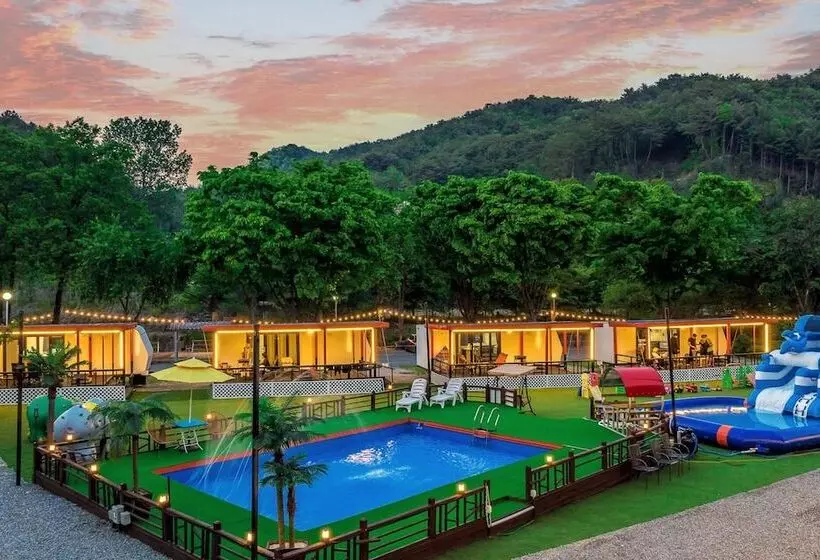 Majatalo Saeyeon Glamping & Caravan Pocheon