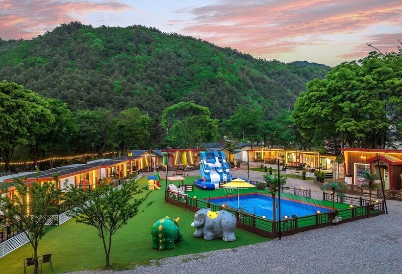 پانسیون Saeyeon Glamping & Caravan Pocheon