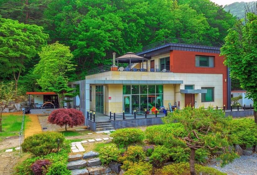 پانسیون Saeyeon Glamping & Caravan Pocheon