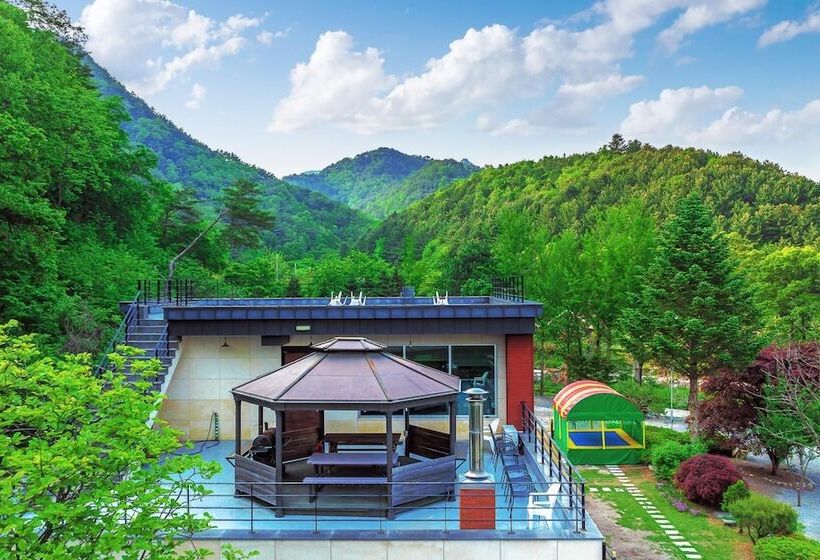 پانسیون Saeyeon Glamping & Caravan Pocheon