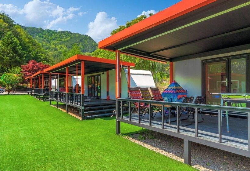 پانسیون Saeyeon Glamping & Caravan Pocheon