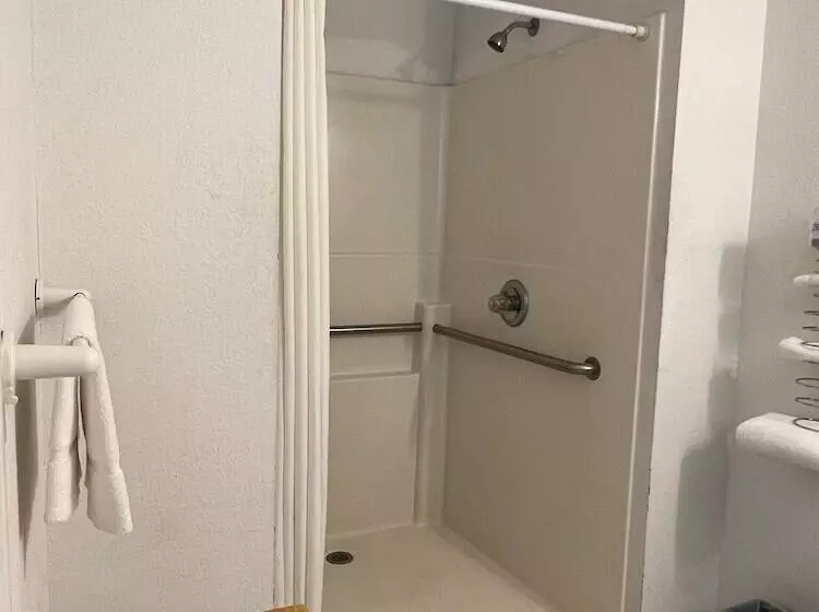 Motelli Red Bud Country Inn