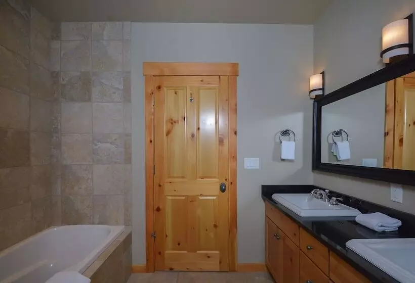 Retreat On Main Street