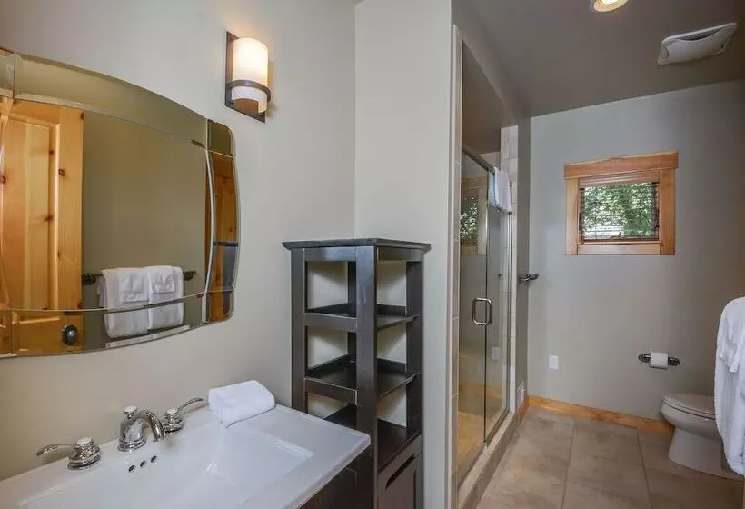 Retreat On Main Street