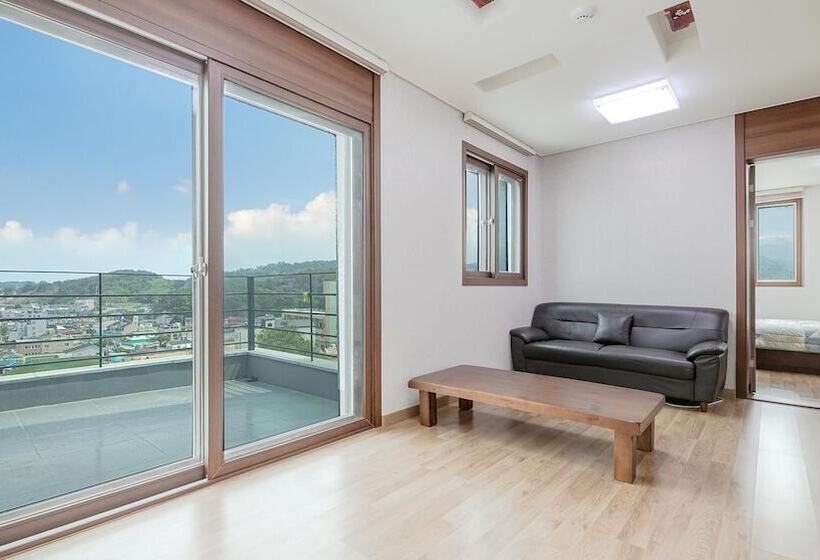 Samcheok Santorini Pension