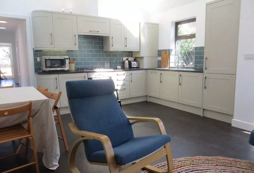 Willow Cottage
