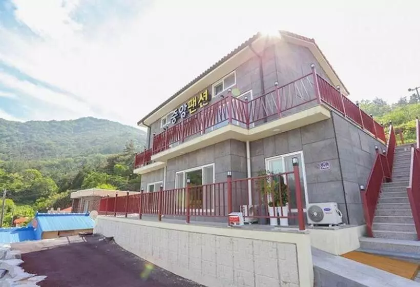 Yeonggwang Beach Central Pension