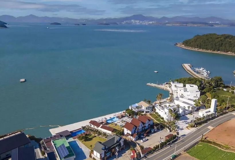 Yeosu Arens Pension