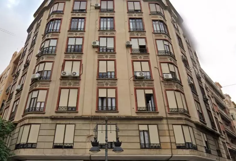 تختخواب و صبحانه Clink Rooms & Flats