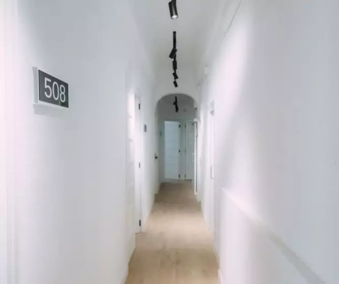 تختخواب و صبحانه Clink Rooms & Flats