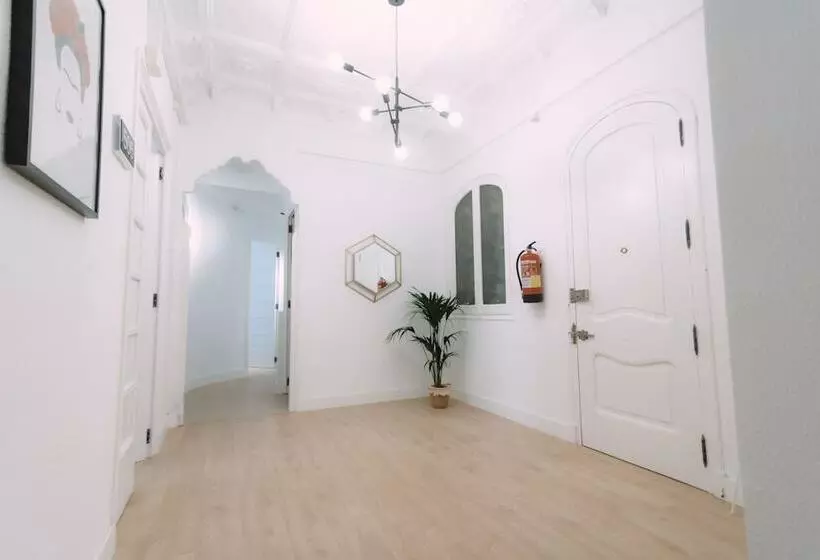 تختخواب و صبحانه Clink Rooms & Flats