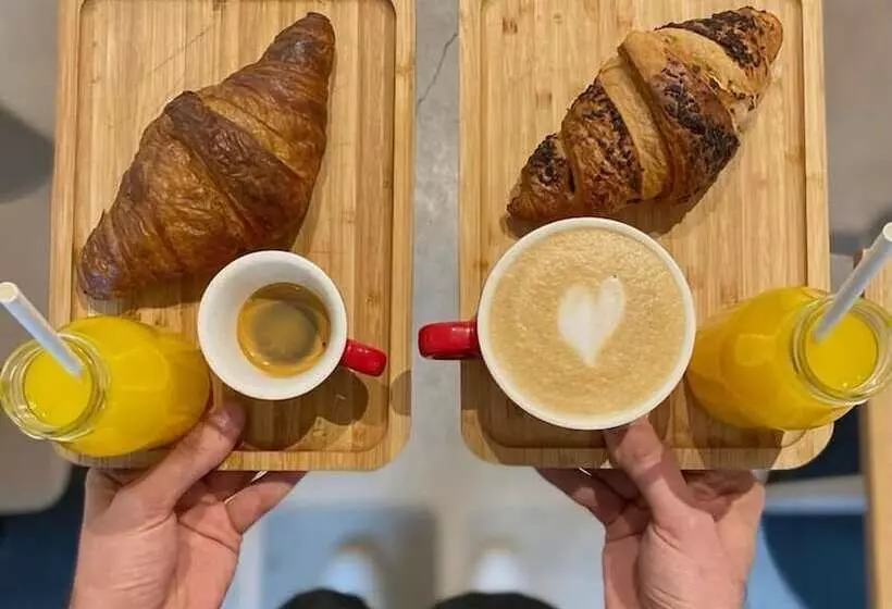 تختخواب و صبحانه Clink Rooms & Flats