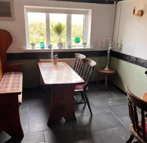 ベッドアンドブレックファースト The Malt Shovel Inn