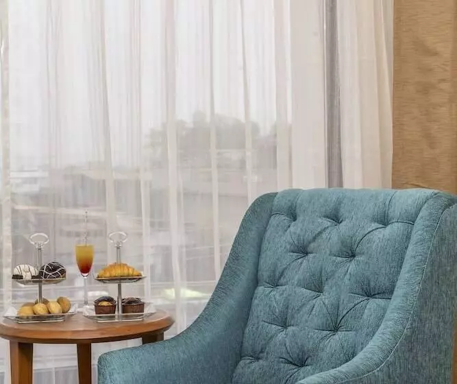 ホテル Golden Tulip Jalandhar