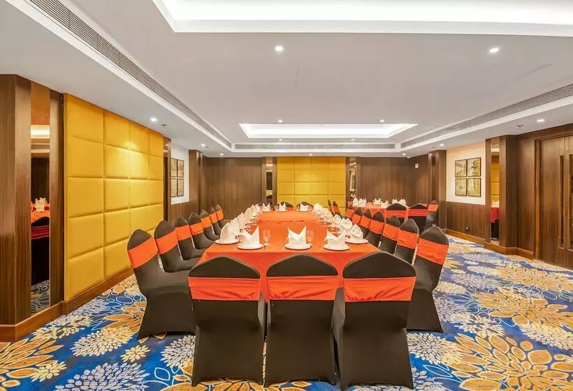 ホテル Golden Tulip Jalandhar