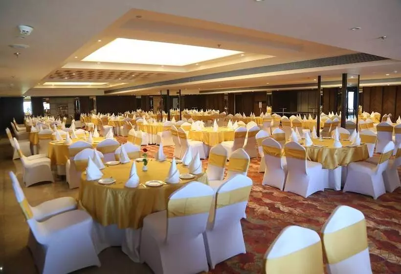 ホテル Golden Tulip Jalandhar