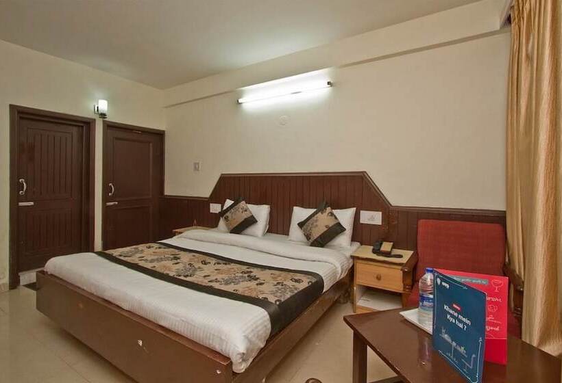 Hotelli Goroomgo Charan Residency Manali