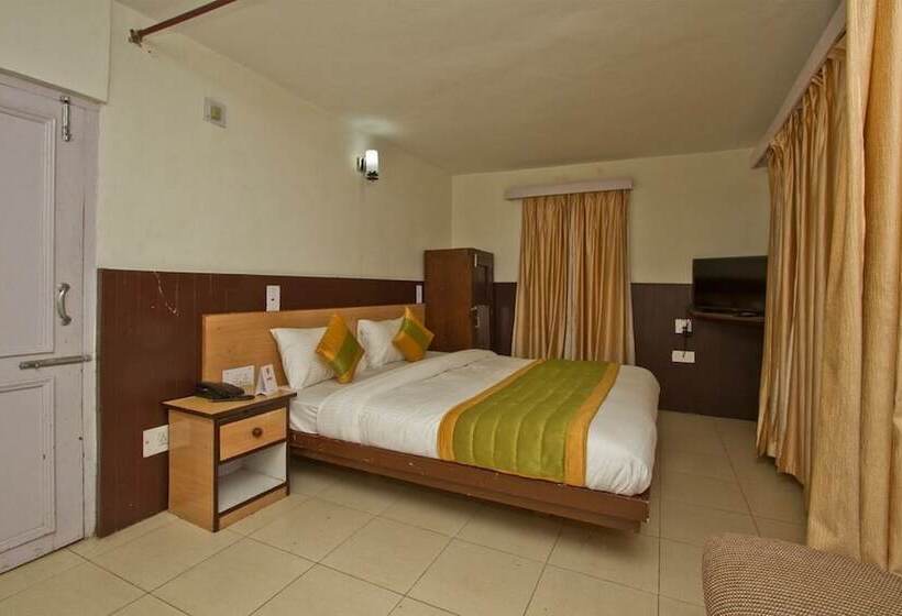 Hotelli Goroomgo Charan Residency Manali