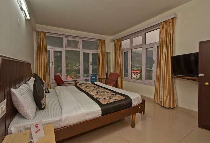 Hotelli Goroomgo Charan Residency Manali