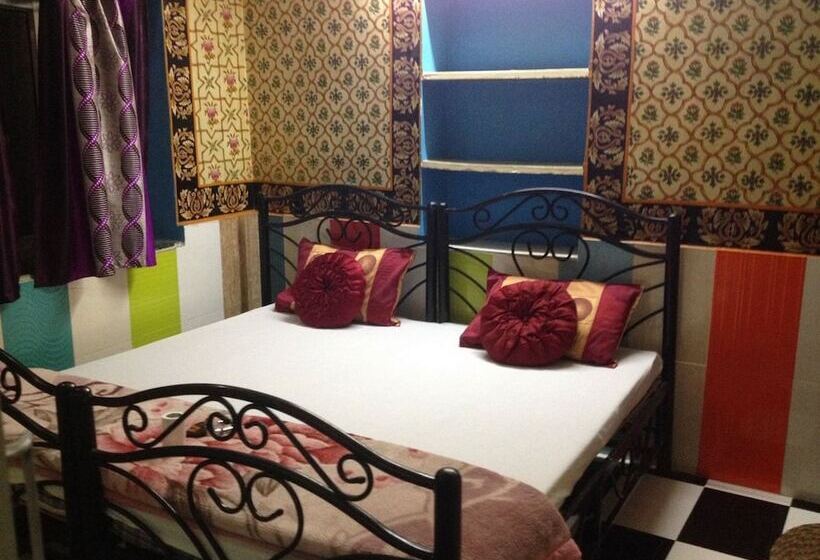 Hotel Goroomgo Dylan Cafe & Guest Jodhpur