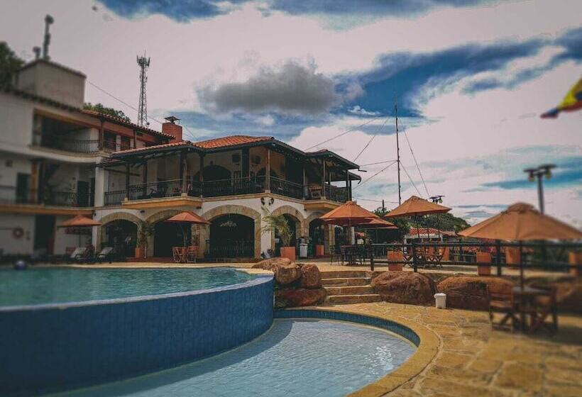 ホテル Las Rocas Resort