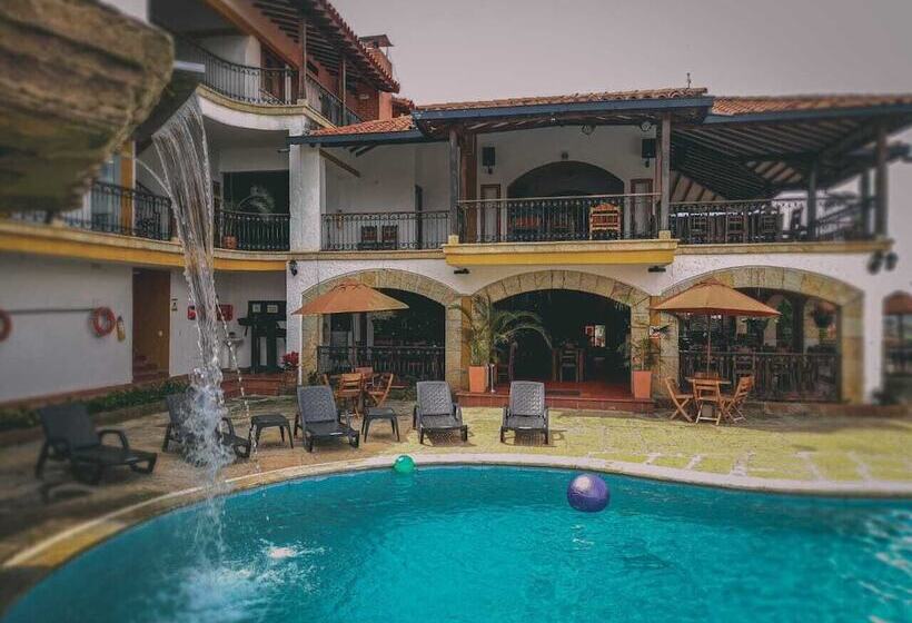 ホテル Las Rocas Resort