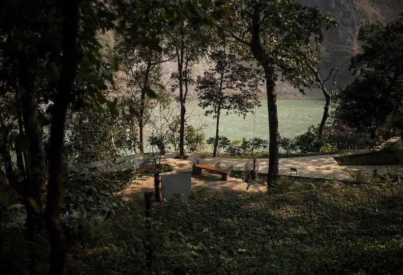 ホテル Oneness Rishikesh By Ganga Kinare  A Luxury Wilderness Resort